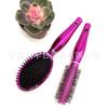 Los fabricantes producen peines para el cabello de plástico galvanizado con revestimiento UV, peines para el cabello, peines con cojín de aire, peines de masaje, peines para rizar el cabello, peines con espejo.