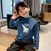 Camisa Base Versátil de Pelúcia para Meninos Gola Meia-alta Outono/Inverno Tamanhos Médio e Grande Roupa Íntima Infantil Pulôver Novo 2026