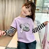 Nova Blusa de Manga Comprida Primavera/Outono para Meninas, Camisa Base Listrada com Estampa de Desenho Patchwork, Camiseta Estilosa de Algodão Puro para Bebê