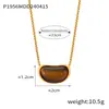 Colar com pingente de design retrô francês simples e personalizado estilo Maillard com pedra olho de tigre incrustada, aço titânio banhado a ouro