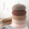Boina de lana estilo coreano sombrero para mujer otoño e invierno retro moderno boina japonesa conjunto de sombrero de pintor artístico británico