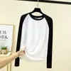 Camiseta de Manga Larga Raglán con Diseño de Bloques de Color Reductores de Edad Nueva para Mujer Primavera Holgada Adelgazante Versátil Cuello Redondo Top Básico