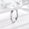 Anillo de Acero de Titanio Simple Estilo Coreano Ins para Mujer con Concha Blanca Moda Lujo Ligero Diseño de Nicho Anillo Elegante Versátil Joyería de Moda