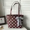 Bolso de Mano de Lona con Lunares de Gran Capacidad para Mujer 2026 Nuevo de Moda Alta Calidad Nicho para Viajes Diarios Bolso Tote de un Solo Hombro