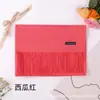 Bufanda de Otoño e Invierno, Color Sólido, Chal de Imitación Cachemir de Alta Gama para Mujer, Bufanda Versátil Roja China para Reunión Anual con Estampado de Logo