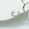 Pinzas para orejas de alta gama para mujer, brazalete para orejas de temperamento estilo frío, sin perforación en la oreja, pendientes super etéreos estilo Mori, diseño de nicho, estrellas