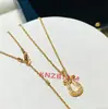 Pulseira de Alta Qualidade Fred com Fivela de Ferradura Pequena para Mulheres, Luxo Leve Ouro 18K, Versátil e Elegante, Presente para Namorada ou Melhor Amiga