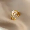 Anel de Cobre com Zircônia Inlaid de Luxo Leve, Abertura Feminina e de Alto Padrão, Anel Ajustável Super Brilhante, Estilo Ins Simples Popular