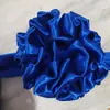 Grande bola de flores vermelhas, cerimônia de corte de fita para inauguração, casamento, inauguração, hortênsia vermelha, carro de casamento, carro novo, entrega de carro, casamento, inauguração de casa, grande flor vermelha