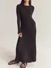 Vestido ajustado de punto de manga larga y cuello redondo 2023 otoño nuevo falda suéter color liso base europea y americana