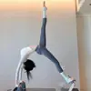 Conjunto de Dos Piezas de Manga Larga con Almohadillas en el Pecho y Tirantes para Mujer, Cintura Ajustada para Yoga, Levanta Glúteos, Adelgazante, Conjunto de Pilates y Fitness, Estilo Delgado de Verano