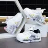 2026 Novos Sapatos Infantis de Primavera/Outono para Meninos e Meninas, Tênis Casuais Infantis com Desenhos, Cano Baixo, Sapatos Brancos, Tênis Esportivos Simples