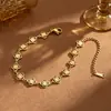 Pulsera floral simple de color dorado, lujo ligero, nuevo diseño de flor de durazno, regalo de cumpleaños versátil para novia, acero inoxidable de alta gama
