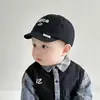 Gorro de Bebé con Visera Corta, Gorra de Béisbol Estilo Coreano con Elegante Bordado de Letras, Gorra Infantil de Primavera y Otoño para Protección Solar al Aire Libre, Moderno