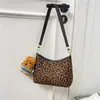 Bolso de Hombro Único con Estampado de Leopardo de Moda 2025 Otoño e Invierno Nuevo Estilo Bolso de Mujer Bolso de Mano Simple a la Moda Bolso Cruzado