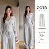 Traje casual gris floral para mujer, nuevo estilo otoño 2026, sudadera con capucha deportiva estilo americano y chaqueta, conjunto de dos piezas estilo coreano