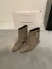 Botines de Tobillo de Gamuza Ocultos con Aumento de Altura Estilo Europeo para Mujer 2026 Otoño/Invierno Nueva Llegada de Nicho Botas de Pantalón con Punta Cuadrada Botas Adelgazantes Martin