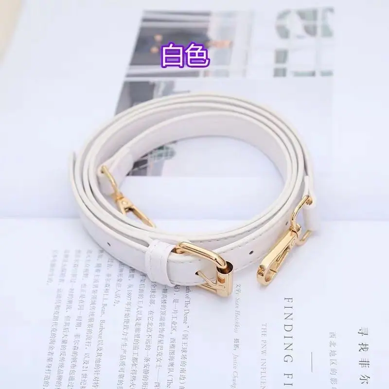 白色浅金扣