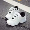 Comercio Exterior Wholesale Zapatos de Mujer, Nuevas Zapatillas de Suela Gruesa, Zapatos de Padre Transpirables, Zapatos de Padre con Cordones Versátiles Ligeros de Moda