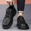 Nuevos Zapatos de Cuero para Hombre Transpirables Huecos Casuales Suela Gruesa Oculta Aumentadores de Altura Hombres Negocios Formales Trabajo Botas de Caña Baja Martin