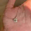 Collar Colgante de Zirconia Estrella de Cuatro Puntas Planeta Brillante para Mujer Exquisita Cadena de Clavícula Saturno de Lujo Ligero Gama Alta Viaje Vacaciones