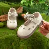 Sapatos de Princesa para Bebê Lady Flor Novo Estilo Primavera/Verão 2024 Sapatos de Couro para Meninas Venda por Atacado Comércio Exterior Sapatos de Couro para Crianças Sola Macia Modernos