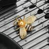 Broche de Abelha com Pérolas e Cristais Europeu e Americano Fofo Indústria Pesada Luxo Leve Moda de Alta Qualidade Elegante Pino para Terno