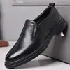 Zapatos de hombre hechos de piel de vacuno de primera capa, de suela gruesa, de suela blanda, cómodos zapatos casuales, mocasines de punta redonda para hombre, zapatos de cuero casual de negocios