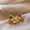 Pendientes de Flor de Cristal y Perla Estilo Maillard Retro Aguja de Plata, Tachuelas Versátiles de Lujo Ligero Gama Alta, Exquisitos Accesorios de Oreja de Moda