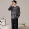 Pijama de algodón puro para hombre con cuello redondo, nuevo conjunto de alta calidad de manga larga y pantalón largo para primavera, otoño e invierno, talla grande casual para casa, apto para uso en exteriores