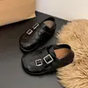 Zapatos tipo Birkenstock de tamaño pequeño y suela gruesa para mujer, nueva colección otoño 2026, versátiles y fáciles de combinar con vestidos, con un estilo británico retro y diseño de mocasín