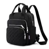 Mochila de Nylon 2026 Bolso de Mano Estilo Europeo y Americano para Mujer Mochila Cuadrada Pequeña Bordada Acolchada para Estudiantes Universitarias