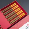 Estilo marea nacional palillos de sándalo rojo madera de ala de pollo de alta calidad alto valor de color palillos redondos palillos de distribución especial traje de caja de regalo