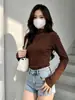 Camiseta base de cuello medio para mujer para otoño e invierno, corte ajustado con bordes rizados, top cálido de capa interior, camiseta casual de manga larga a la moda