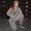 Traje deportivo y de ocio de estilo coreano de primavera, sencillo suéter de dos piezas falsas + pantalones holgados de pierna ancha, traje de dos piezas para estudiantes