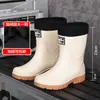 Calçados Aquáticos Novos Botas de Chuva Masculinas Cano Médio Moda Adulto Estilo Coreano Estudante Botas Aquáticas Antiderrapantes Resistentes ao Desgaste Botas de Chuva Cano Alto Exportação