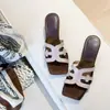 Reino UnidoEn StockVerano 2026 Nuevo Cuadrado Cuña Abierto Sandalias de Moda para Mujer Estilo Vacaciones