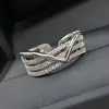 Anillo Versa líneas geométricas cruzan diseño de nicho chapado en oro microincrustado circonita personalidad serpenteante pulsera minimalista