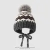 Gorro de lana para niños de comercio exterior, gorro de punto jacquard estilo americano con tres pompones, gorro pullover estilo coreano para proteger las orejas para niños mayores, cálido para niños