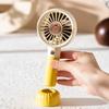Ventilador de escritorio pequeño vertical transfronterizo estilo retro de Hong Kong tres velocidades de viento portátil carga USB de mano pequeño ventilador