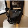 Bolsa Tote de Grande Capacidade de Luxo Feminina Transfronteiriça 2026 Nova Bolsa de Ombro Retrô de Outono Bolsa de Aula para Estudantes Universitários