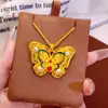 Colgante de Mariposa Flor Delicada de Latón Chapado en Oro Resina Perla, Collar de Mariposa de Esmalte Exquisito Filigrana Lujo Ligero Estilo Palacio