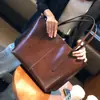 Bolsa Grande Vintage de Couro de Vaca Bolsa Feminina 2025 Nova Bolsa Tote Grande Capacidade Feminina Couro Genuíno Combina com Tudo Para Trabalho Bolsa de Ombro