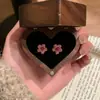 Brincos de Tarraxa Flor Rosa Totalmente Cravejados de Strass Estilo Doce Estilo Coreano Exquisitos Leve Luxo Alta Estética Moda para o Dia a Dia Brincos Iluminadores de Pele