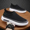 Zapatos de malla tejida de verano 2022 para hombre, transpirables, slip-on, zapatillas casuales perezosas, combinan con todo, Zapatos de Moda Papá