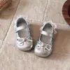 Zapatos de princesa para niña con lunares y lazo con ribete de encaje, nuevos zapatos Mary Jane para niños con suela suave y velcro