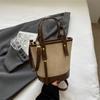 Bolsas de nicho coreanas para mulheres 2024 Novas bolsas versáteis de verão Estilo popular e quente Bolsa transversal de ombro único Bolsa de balde