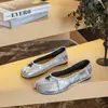 Zapatos de moda versátiles de diseño de nicho con punta dividida de pezuña de cerdo para mujer, zapatos planos nuevos, zapatos de ballet retro casual versátiles