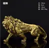 Ornamentos de Leão Dourado Simulados de Luxo Leve Transfronteiriços de Resina Estátua de Animal para Entrada de Casa Decorações de Mesa de Café de Escritório