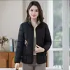 Jaqueta de Algodão Fashion com Gola Alta Feminina Inverno Novo Estilo Roupas Finas de Algodão para Mãe Jaqueta Curta Acolchoada de Algodão Casual para Mulheres de Meia-Idade e Idosas Casaco Feminino
